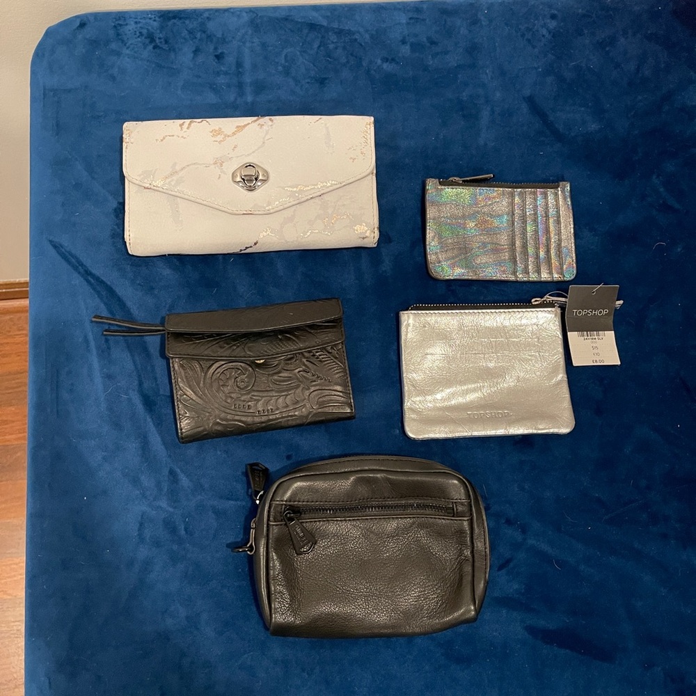 Lot of 7 leather wallets